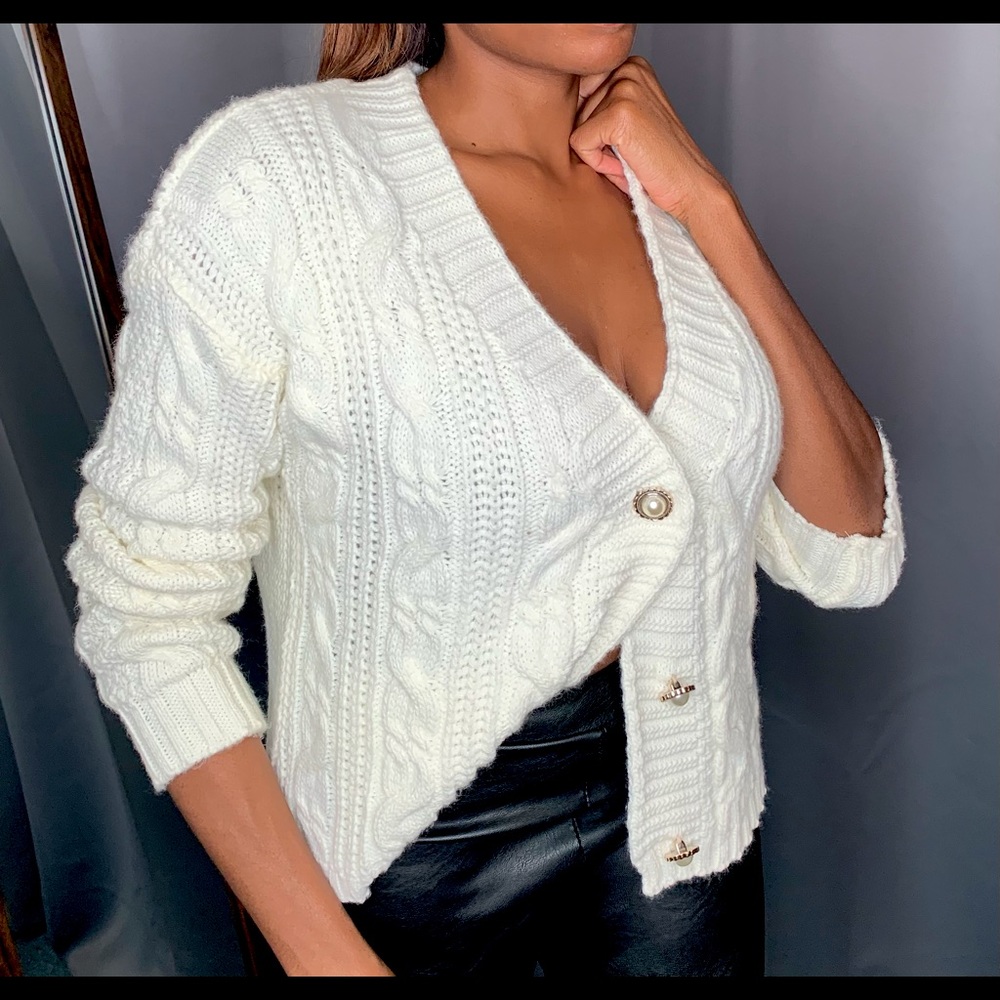 🧶Cream Cable Knit Cropped Cardigan w/ Faux Pearl Buttons